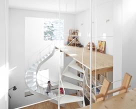 两个旋转扭楼梯房屋