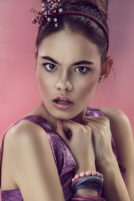 奥利维亚-甜蜜的事情-复杂别致的造型时尚秀