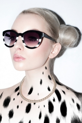 101 Dalmatians-斑点艺术眼镜美女