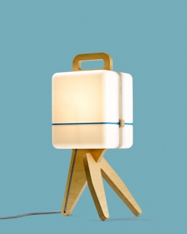 一个简单的桦木台灯-从半透贝壳透出柔软的光