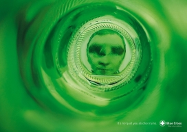 这不过是你的酒精废墟-Blue Cross公益平面广告