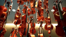 悬挂“晾晒”的小提琴集合