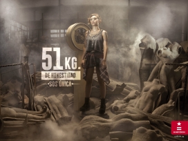 Uniform Jeans牛仔裤平面广告