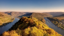 惊人的两岸环江高山乡村景观