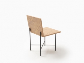 东京Nendo设计公司创造的简约椅子-椅子的表面由混合印刷图案木纹压制而成