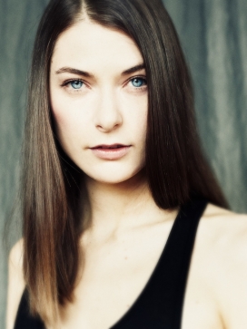 蓝眼美人-克劳狄尔