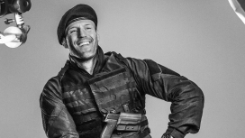 敢死队2-杰森斯坦森黑白壁纸