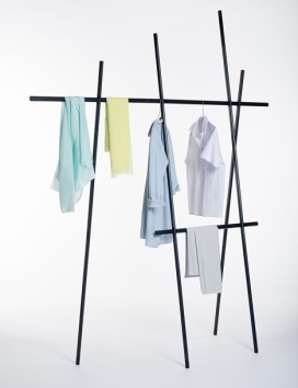 黑色细铝管衣杆-灵感来自脚手架，是一件自定义的多功能衣架，看起来有点像豆网格。