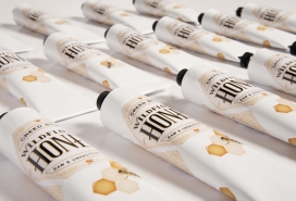 野花蜂蜜-微妙的词藻和复杂的细节反映了奉献