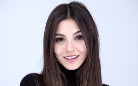 微笑的维多利亚・嘉丝蒂演员写真壁纸