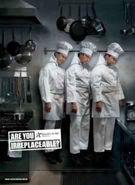 你是不可替代的悬挂品？-南克鲁塞罗大学教育平面广告