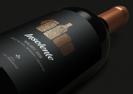 Insolente酒包装设计