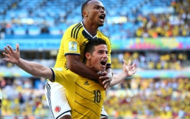 抱在一起的球星-詹姆斯・罗德里格斯（J罗）壁纸下载