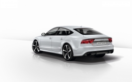 银白色AUDI奥迪-RS7汽车