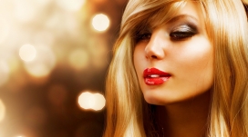 迷人的金发女士