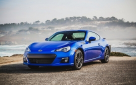 沙滩上的蓝色斯巴鲁BRZ汽车壁纸下载