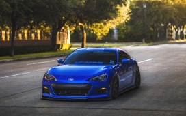 蓝色斯巴鲁BRZ经典汽车壁纸下载