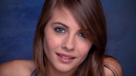 微笑的金发女郎