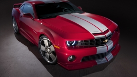 红白雪佛兰科迈罗大红蜂汽车