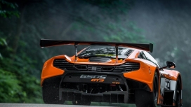 橙黑迈凯轮650S GT3高清壁纸下载