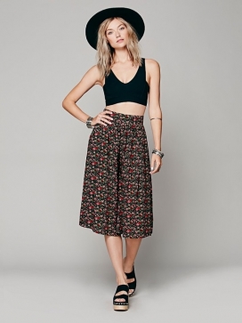 女用裙裤-70年代时尚潮流卷土重来