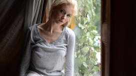 美丽的金发女郎