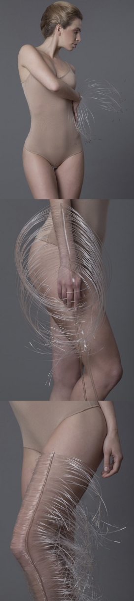 透明塑性线圈外观时装秀-波兰设计师Ewa Sliwinska作品