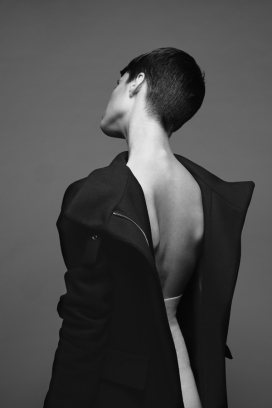 克洛伊弗朗索瓦-质感黑白人像