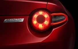 新一代马自达MX-5跑车圆形LED尾灯壁纸下载