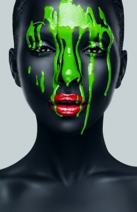 多汁的红唇绿乳彩妆人像