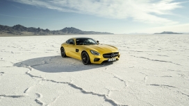 2015高清晰黄色梅赛德斯-AMG-GT跑车壁纸