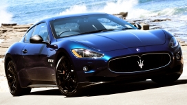 高清晰蓝色玛莎拉蒂经典壁纸桌面下载