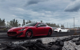 高清晰红色玛莎拉蒂经典壁纸桌面下载