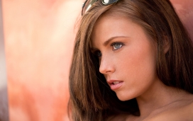 高清晰美诱欧美女性人像宽屏壁纸图片下载