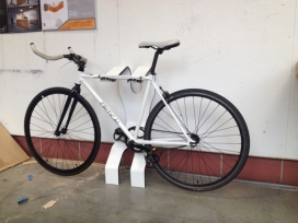 壁挂式自行车架