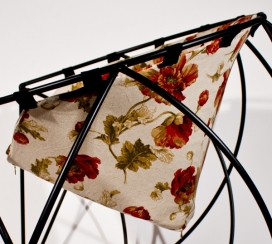 GEO多边形帆布蜂巢椅-悬挂座椅由织物和填充物的完成，符合人体工程学设计，不仅舒适性，同时也保证了愉快的感觉，媲美吊床