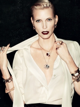 娜嘉・奥尔曼-快报样式2014年11月-冰冷的珠宝时尚秀