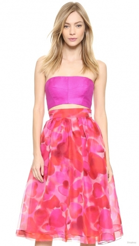 Monique Lhuillier2015春节时装集合-色彩鲜艳的花卉图案抹胸上衣