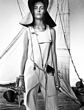 朱莉娅-Interview杂志人像