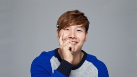 韩国歌手兼主持人明星金钟国壁纸下载