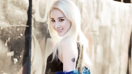 徐仁英唯美美诱壁纸下载