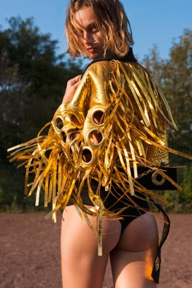 未来的金属色-宝琳娜-Interview杂志人像