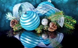高清晰蓝色圣诞球饰品壁纸