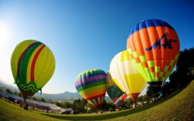 高清晰五彩热气球壁纸下载