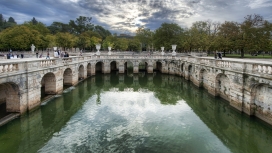 高清晰法国水尼姆水桥壁纸
