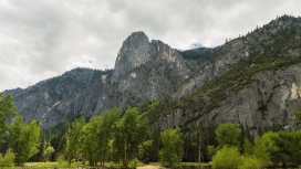 高清晰丘陵山壁纸