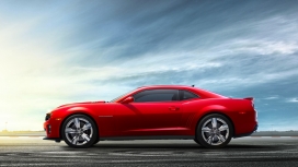 高清晰红色雪佛兰科迈罗大黄蜂（Chevrolet）壁纸下载