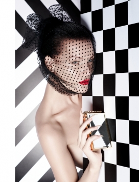 Checkers-塔加纳黑白方块人像