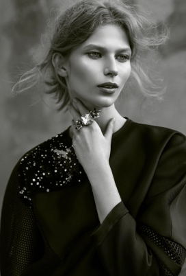 莫妮卡的冬天故事-Bazaar芭莎泰国2014年12月，表面纹理展现空灵之美