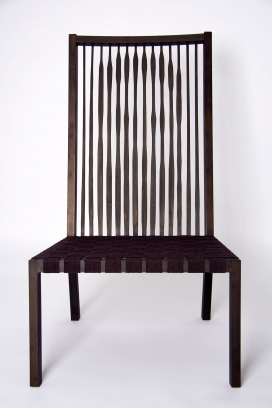采用桦木和黄麻织带制作的错觉椅-设计师通过幻觉创造出来的板条靠背，采用栅格技术激光切割来完成
